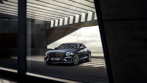 Pristatytas &bdquo;Bentley Flying Spur&ldquo;