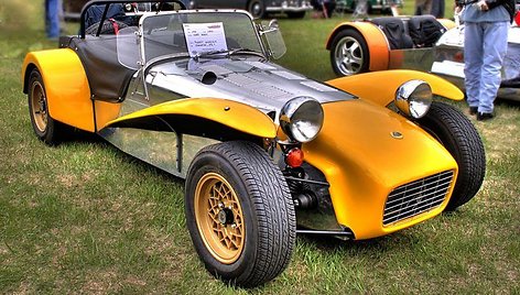 1970-ųjų Lotus Super 7 – tokio dizaino automobilius Caterham gamina iki šiol.