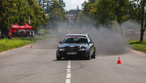 Automobilių slalomo varžybos Plungėje