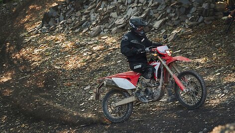 Karantinas naujų motociklų pirkėjų nei&scaron;baidė