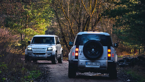 Antanas Juknevičius i&scaron;bandė &bdquo;Land Rover Defender&ldquo;