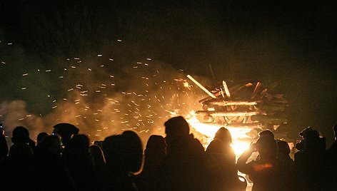 Laužų akimirka