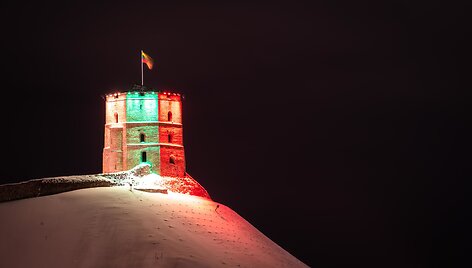 Sostinė pasipuo&scaron;ė Lietuvos valstybės atkūrimo dienos proga