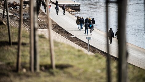 Saulėta diena &scaron;e&scaron;tadienio popietę