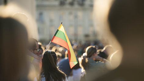 Koncertas „Tautiškos giesmės pakylėti“ Katedros aikštėje