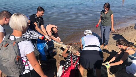 1200 km žygio &bdquo;Už &scaron;varią Lietuvą&ldquo; dienora&scaron;tis: 1 dieną surinkta 11 kg &scaron;iuk&scaron;lių