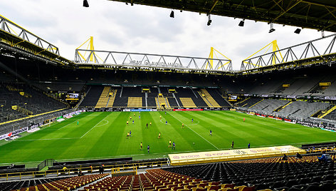 Tuščias Dortmundo stadionas