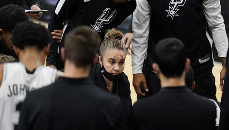 Becky Hammon vadovavo „Spurs“ komandai