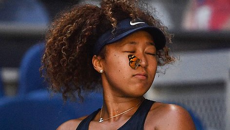 Naomi Osaka ir ant jos nutūpęs drugelis