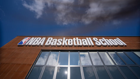 NBA Vilniuje: duris atvėrusioje krepšinio mokykloje laukiama ir NBA žvaigždžių