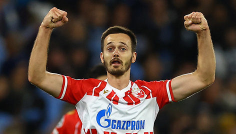 „Gazprom“ užrašas – ant „Crvena zvezda“ marškinėlių