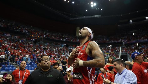 Jose Alvarado triumfuoja