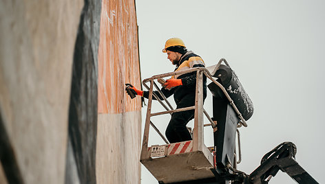 Savanorių prospekte Kaune pristatytas kultūros savanoriams dedikuotas gatvės meno kūrinys