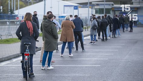 15/15: ar i&scaron;ties vakcinacijos centre nusidriekusios eilės?