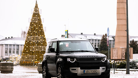 &bdquo;Land Rover Defender&ldquo; 1000 kilometrų ir 10 kalėdinių eglučių