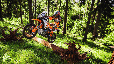 Metų motociklas: pretendentas „KTM 890 Adventure R“