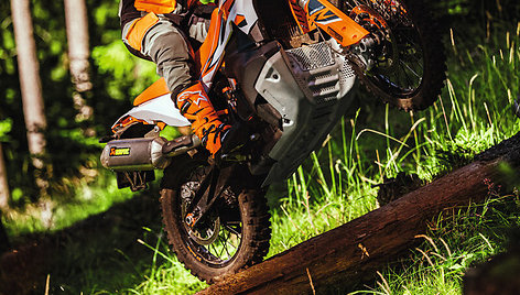 Metų motociklas: pretendentas „KTM 890 Adventure R“