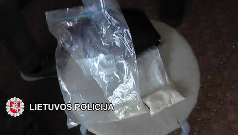 klaipedos-ir-kretingos-rajonuose-sulaikyti-asmenys-itariami-disponave-narkotinemis-medziagomis