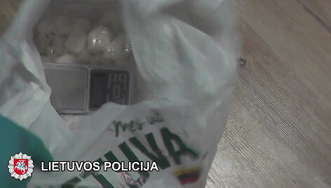 sulaikyta-jauna-klaipediete-itariama-neteisetai-disponavusi-narkotinemis-medziagomis