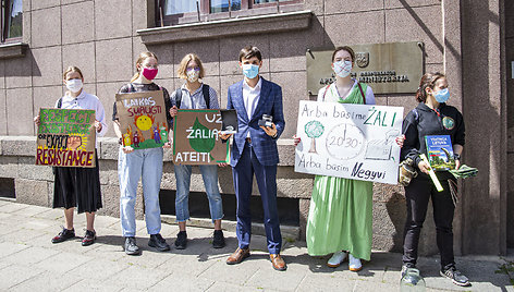 „Fridays For Future“ aktyvistai  ir Arminas Mockevičius