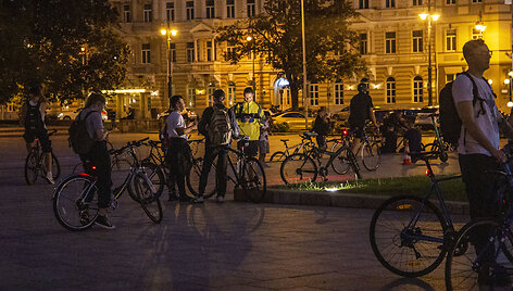 Naktinė &bdquo;kritinė masė&ldquo; kartu su &bdquo;Bike Ride Vilnius&ldquo;