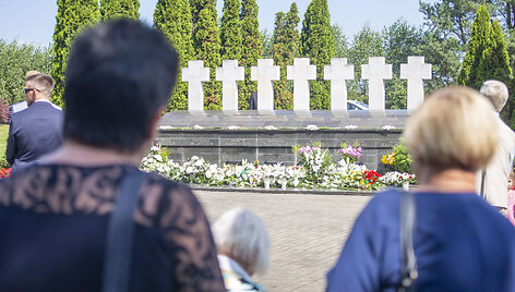 Medininkų tragedijos 30-ųjų metinių minėjimas prie Medininkų aukų memorialo
