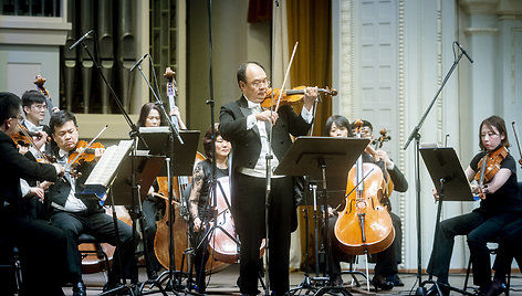 Taivano nacionalinio simfoninio orkestro ir smukininko Roberto Cheno koncertas Lietuvoje