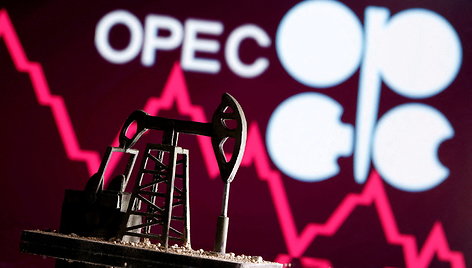 Šaltiniai: OPEC+ susitarė nekeisti dabartinio naftos gavybos lygio