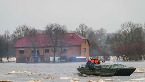 Sausį latvius užklupęs didžiulis potvynis