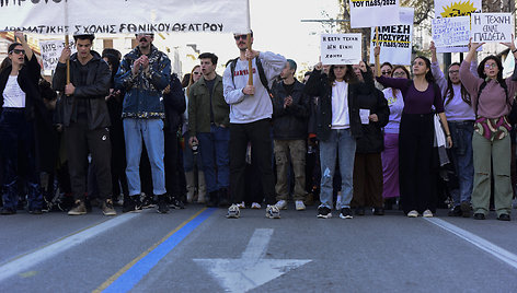Graikijos menininkai protestuoja dėl darbo užmokesčio