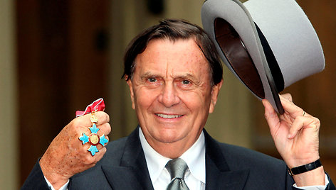 Mirė australų komikas Barry Humphriesas