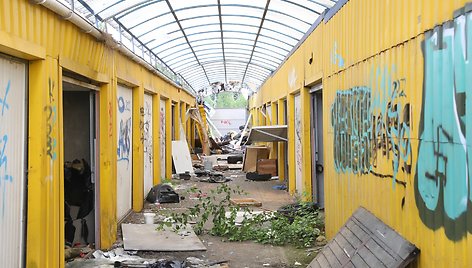 Sąvartynu tapęs geltonųjų kioskų turgus Šeškinėje