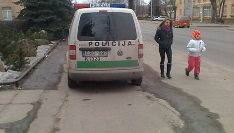Policija ant &scaron;aligatvio