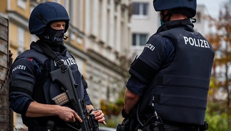 Austrija skelbia išardžiusi teroristų kuopelę, įtariamą ryšiais su „Islamo valstybe“