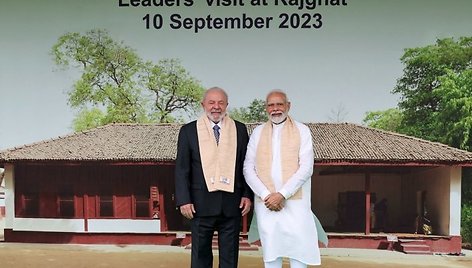 Baigiantis viršūnių susitikimui Indijoje, Brazilijos lyderis gavo G-20 pirmininko plaktuką