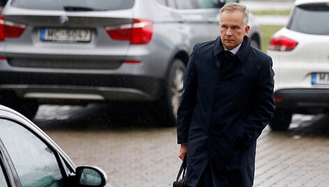 INTS KALNINS / REUTERS