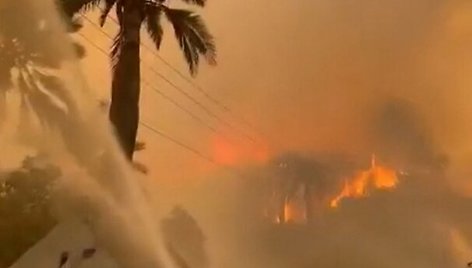 BOMBEROS DE CHILE / via REUTERS