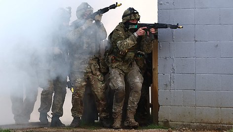 HENRY NICHOLLS / AFP