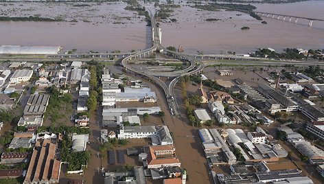 Brazilijoje siautėja niokojantys potvyniai.