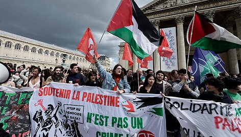 STEPHANE DE SAKUTIN / AFP