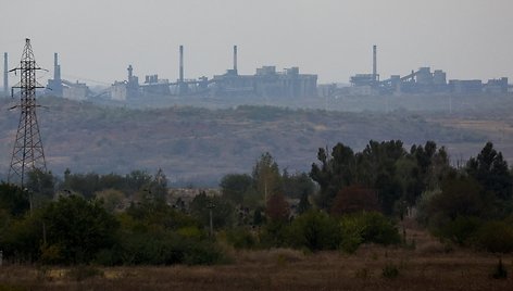 Avdiivkos kokso ir chemijos gamyklos vaizdas. / ALEXANDER ERMOCHENKO / REUTERS