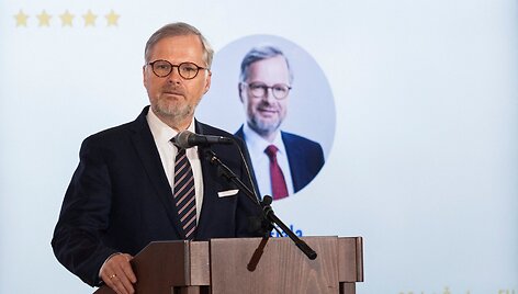 Čekijos premjeras Petr Fiala dalyvauja konferencijoje Pragoje. / Eva Korinkova / REUTERS