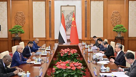 Wang Yi susitinka su Sudano atstovais. / CHINE NOUVELLE/SIPA / CHINE NOUVELLE/SIPA