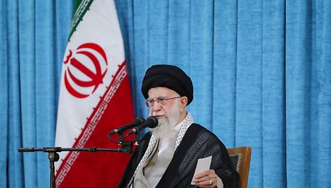Irano lyderis Khamenei minėjo Khomeini mirties metines. / Office of the Iranian Supreme Le / via REUTERS