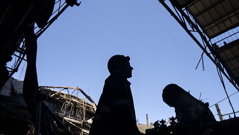 Rusija ir Ukraina kovoja dėl elektrinės. / Francisco Seco / AP