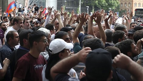 Protestai Armėnijoje tęsiasi. / Hayk Baghdasaryan / AP