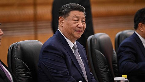 Kinų žiniasklaida: Xi Jinpingas išvyko valstybinių vizitų į Kazachstaną ir Tadžikistaną / JADE GAO / AFP