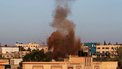 Izraelis teigia Gazos Ruože nukovęs daugiau nei 17 tūkst. „Hamas“ kovotojų / EYAD BABA / AFP