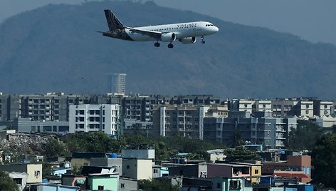 FRANCIS MASCARENHAS / REUTERS