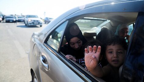 &Scaron;imtai žmonių Libano pietuose bėga nuo Izraelio oro smūgių / Amr Abdallah Dalsh / REUTERS
